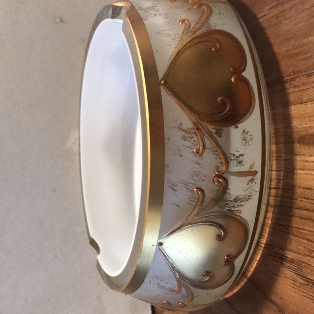 Beautiful vintage heavy weight milk glass , frosted glass n gold painted - Picture 4 of 8